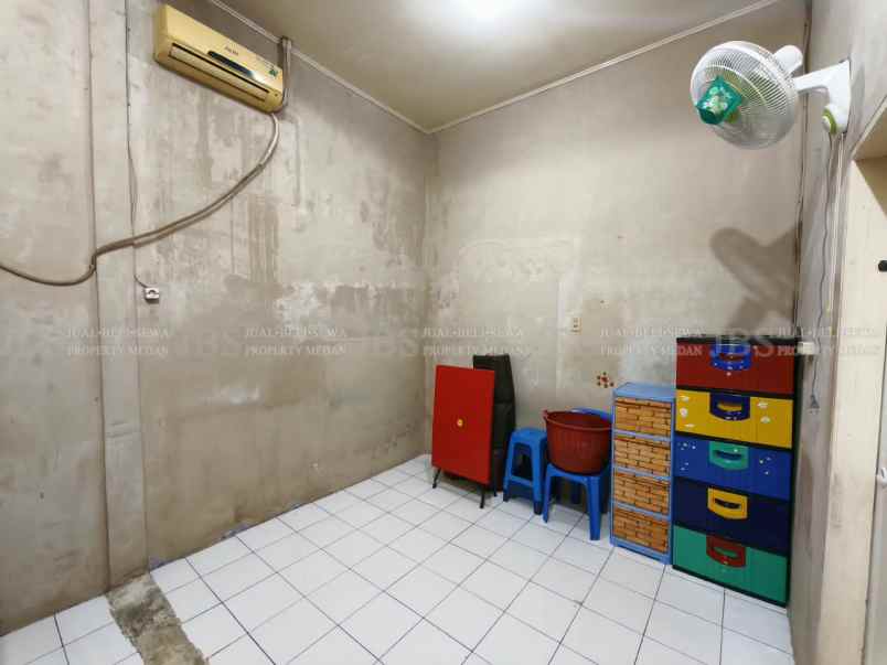 dijual rumah komplek cemara hijau jalan