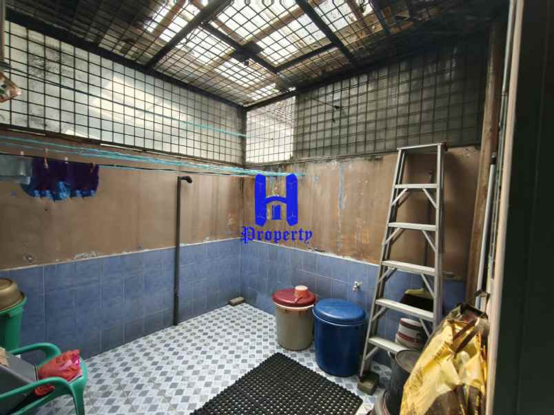 dijual rumah komplek cemara hijau jalan