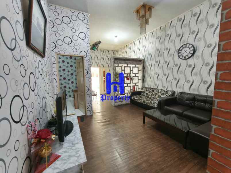 dijual rumah komplek cemara hijau jalan