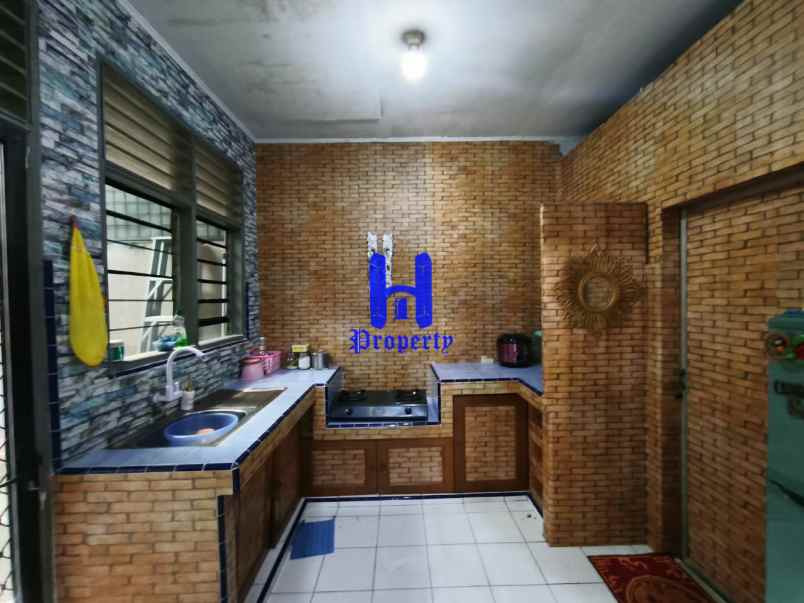 dijual rumah komplek cemara hijau jalan