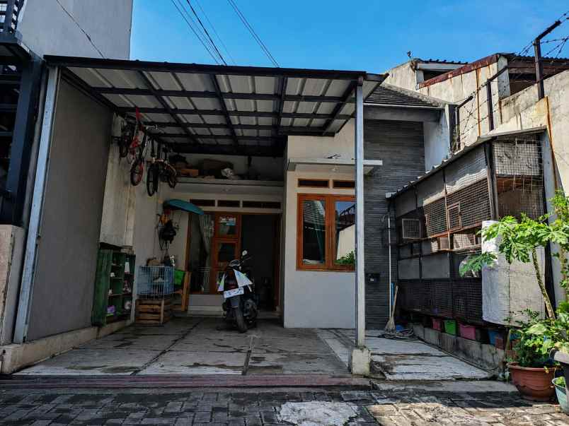 dijual rumah komplek ciganitri permai