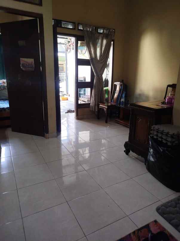 dijual rumah komplek ciganitri permai