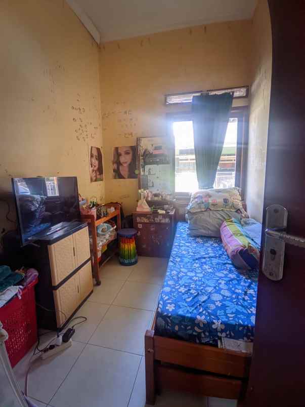 dijual rumah komplek ciganitri permai