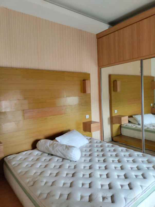 dijual rumah komplek cipaku setiabudhi