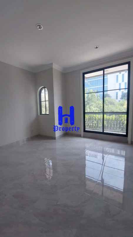 dijual rumah komplek citraland gama