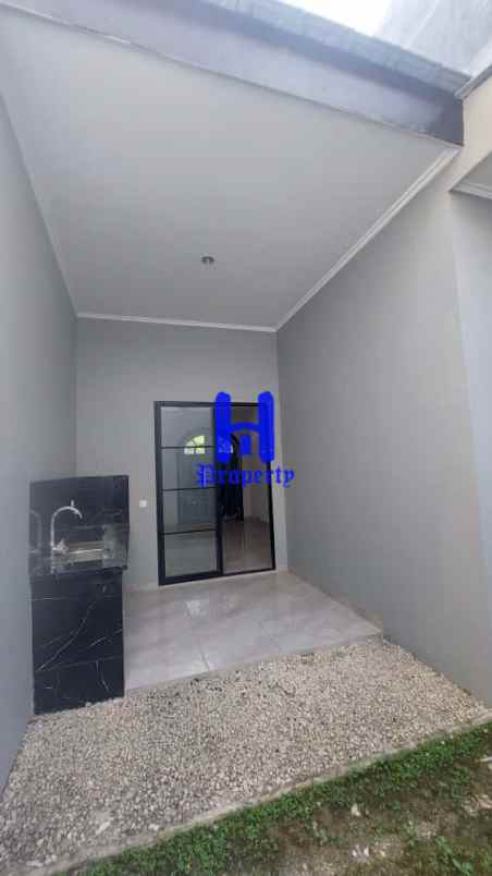 dijual rumah komplek citraland gama