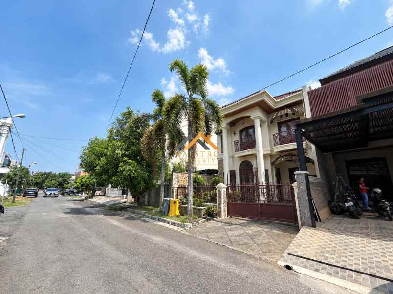 dijual rumah komplek griya riatur jalan