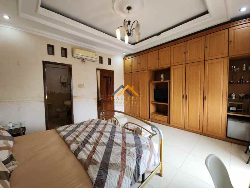 dijual rumah komplek griya riatur jalan