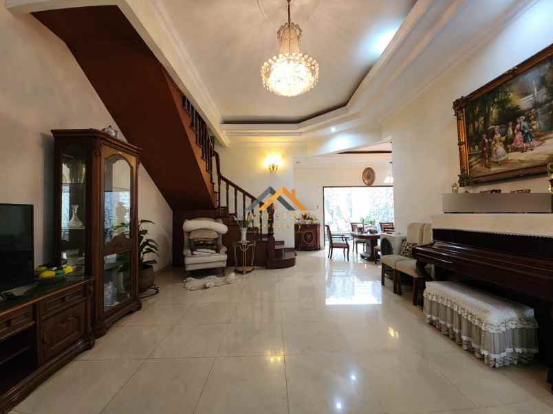 dijual rumah komplek griya riatur jalan