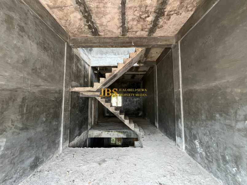 dijual rumah komplek lacoste paradise