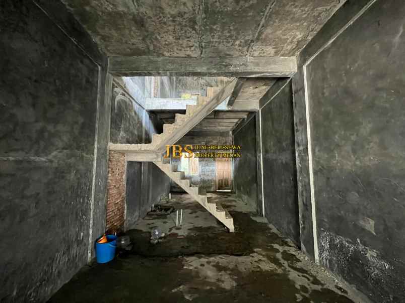 dijual rumah komplek lacoste paradise