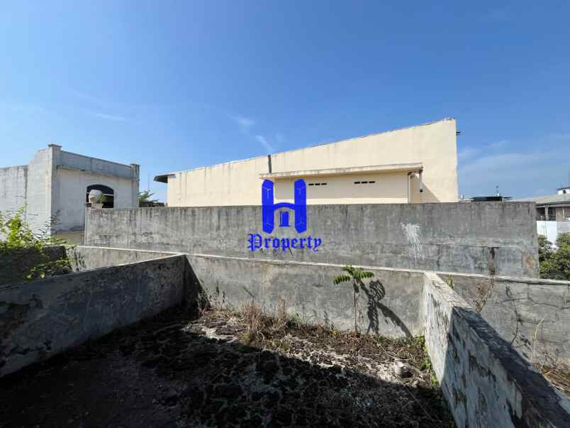 dijual rumah komplek lacoste paradise