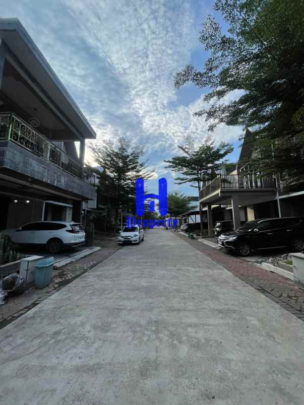 dijual rumah komplek mayfair residence