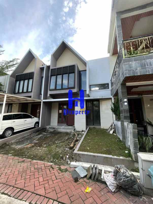 dijual rumah komplek mayfair residence