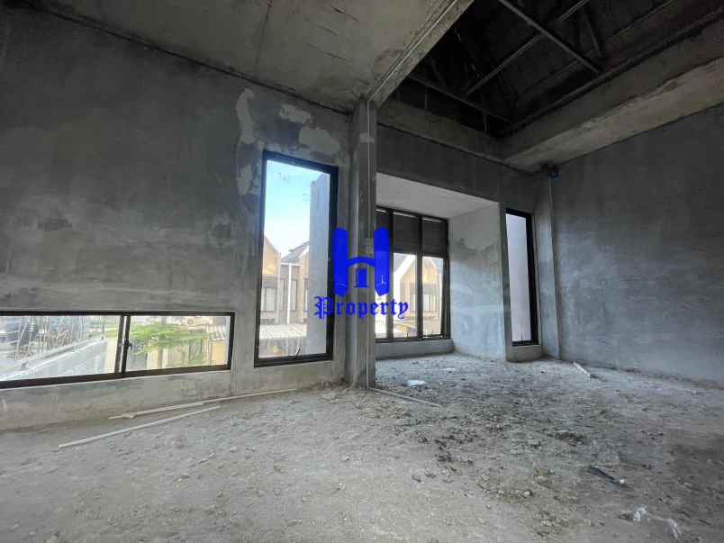 dijual rumah komplek mayfair residence