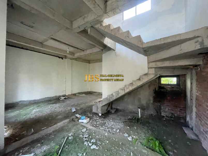 dijual rumah komplek mayfair residence