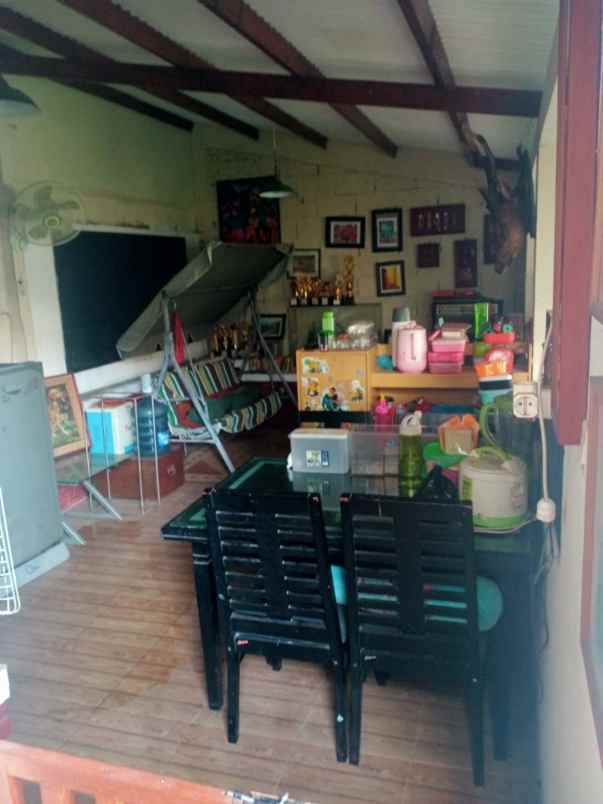 dijual rumah komplek sariwangi