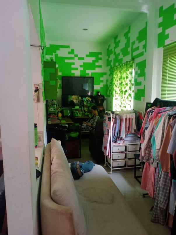 dijual rumah komplek sariwangi