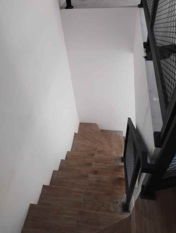 dijual rumah kota harapan indah bekasi