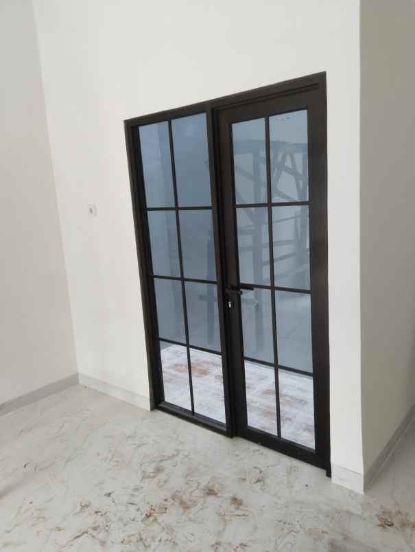 dijual rumah kota harapan indah bekasi