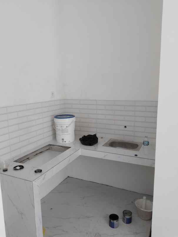 dijual rumah kota harapan indah bekasi