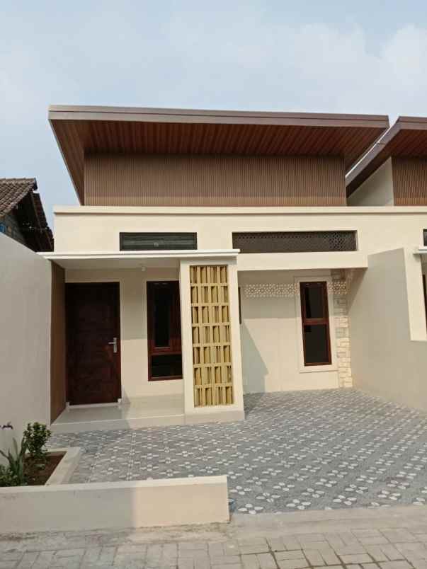 dijual rumah kujon