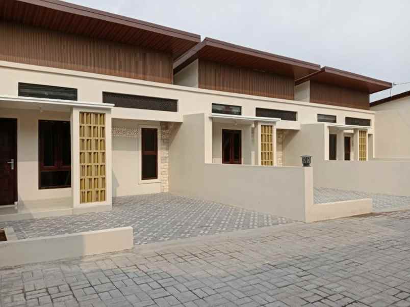 dijual rumah kujon