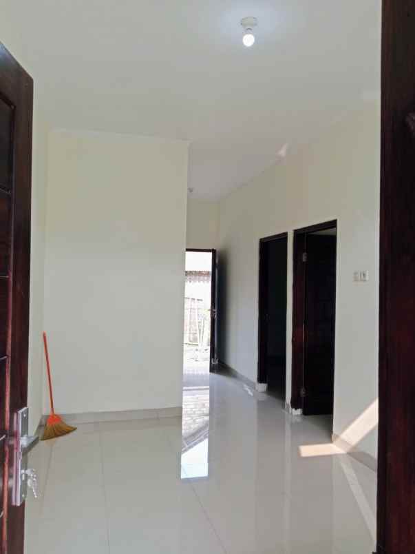 dijual rumah kujon