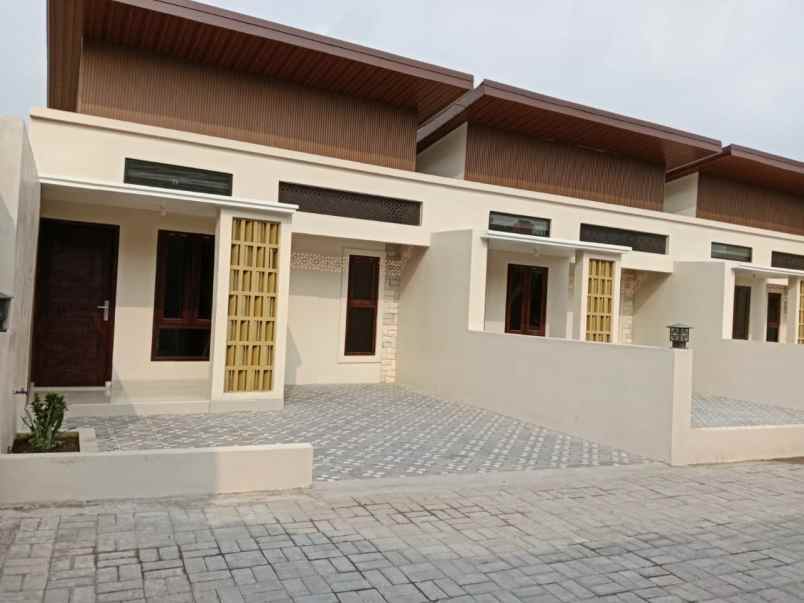 dijual rumah kujon