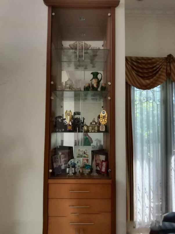 dijual rumah kutisari