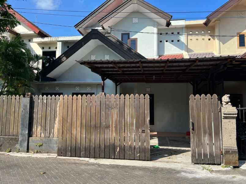 Dijual Rumah Lantai 2 Lokasi Seminyak Bali