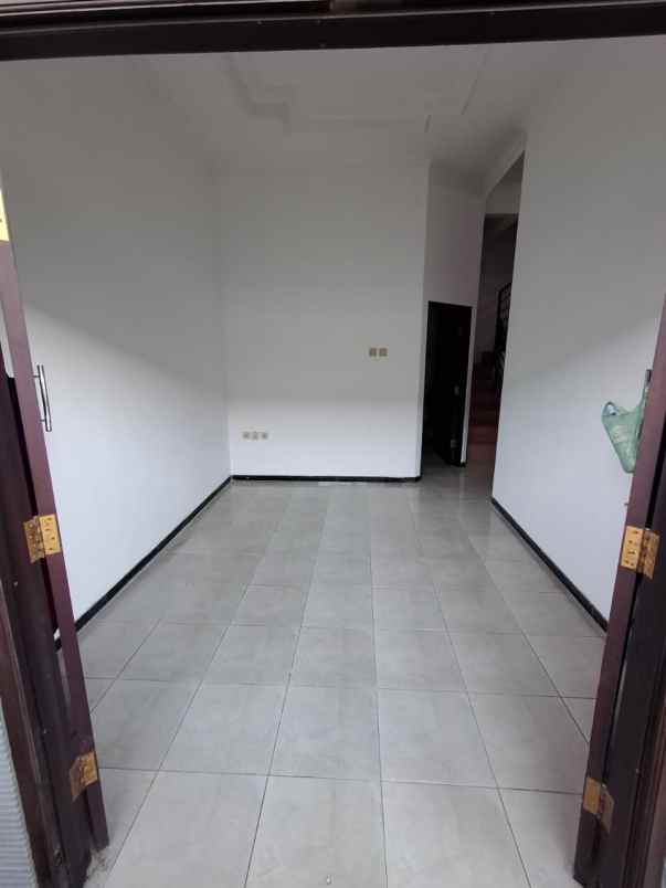 dijual rumah lebak
