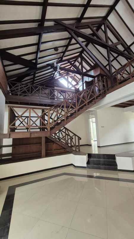 dijual rumah legoso
