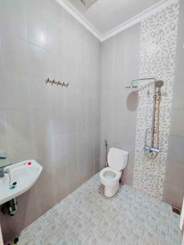 dijual rumah lokasi perumahan saxofone kota malang