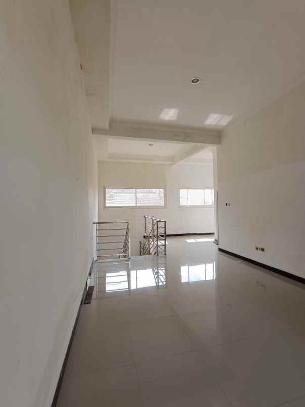 dijual rumah lokasi villa bukit tidar kota malang