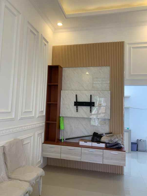 dijual rumah manis dilokasi strategis