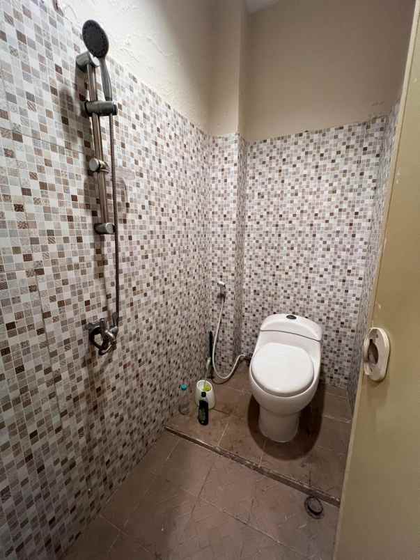 dijual rumah manukan