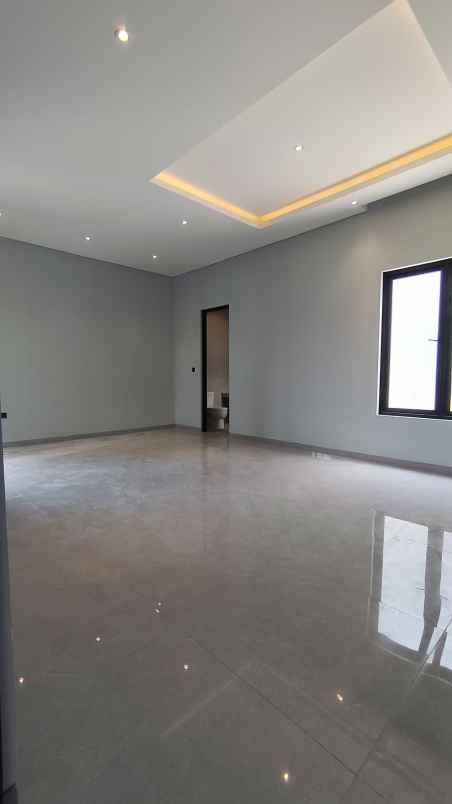 dijual rumah manyar jaya sukolilo surabaya