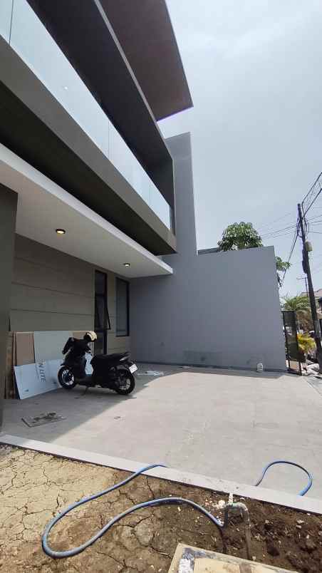 dijual rumah manyar jaya sukolilo surabaya