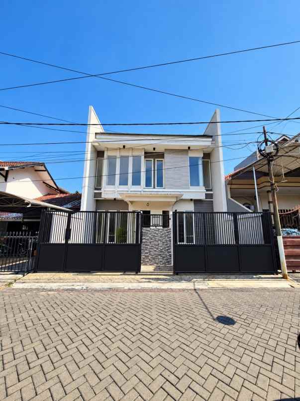 dijual rumah manyar jaya surabaya