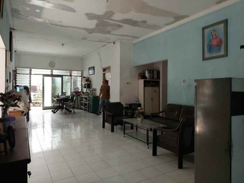 dijual rumah medokan asri barat