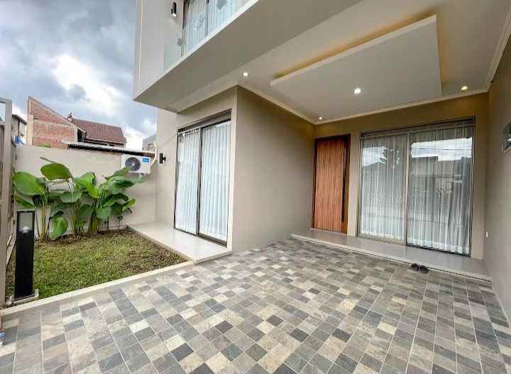 dijual rumah mewah di cigadung dago bandung