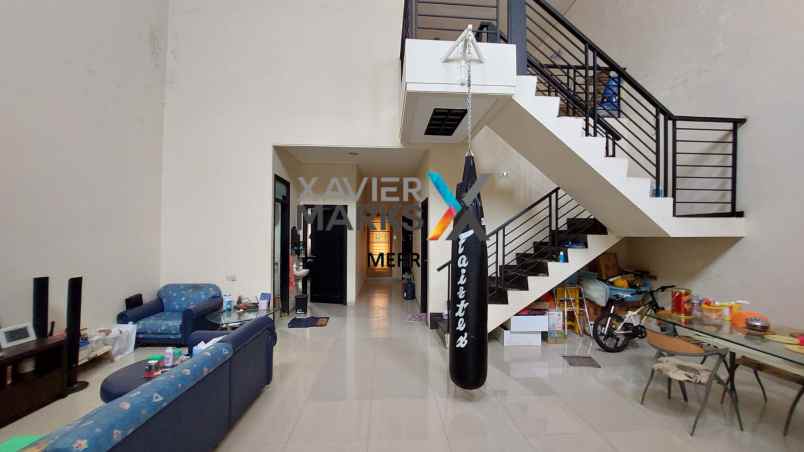 dijual rumah mewah minimalis di araya 2 siap huni