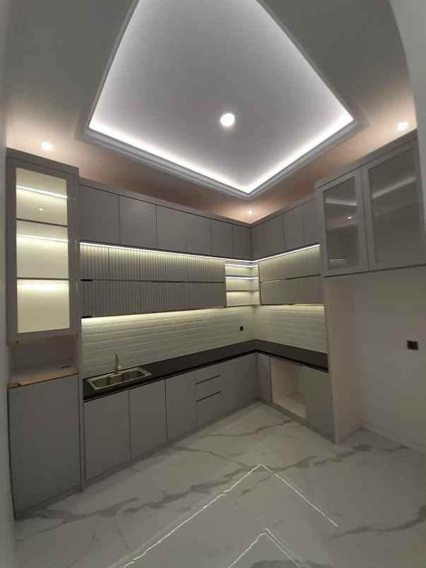 dijual rumah moh kahfi 1 jagakarsa