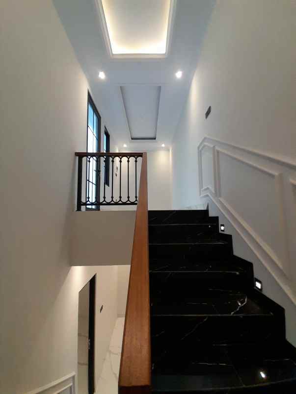 dijual rumah moh kahfi 1 jagakarsa