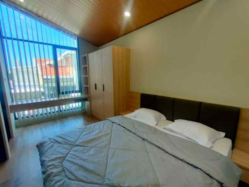 dijual rumah mulyosari