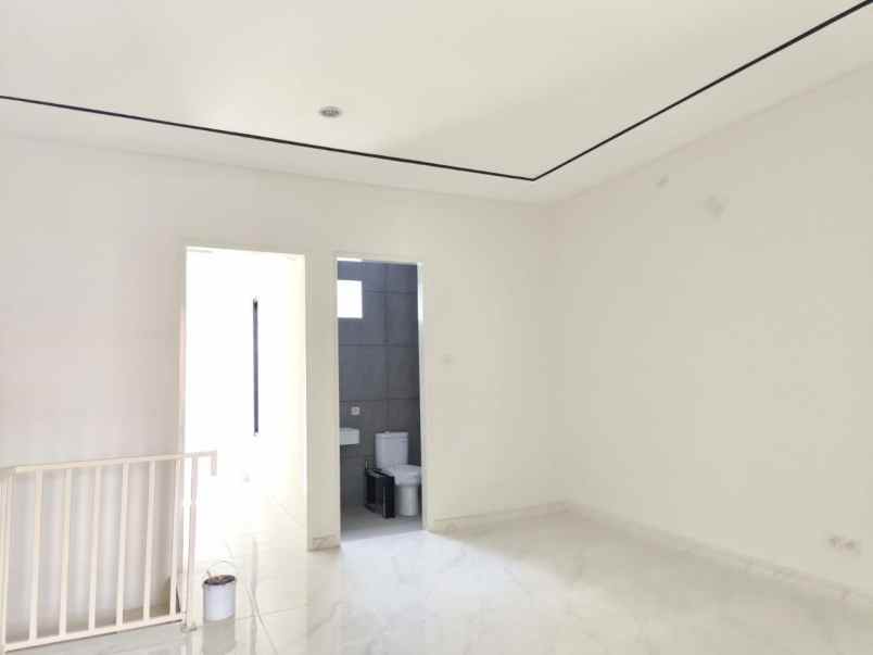 dijual rumah mulyosari
