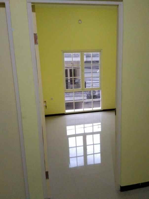 dijual rumah mulyosari baru