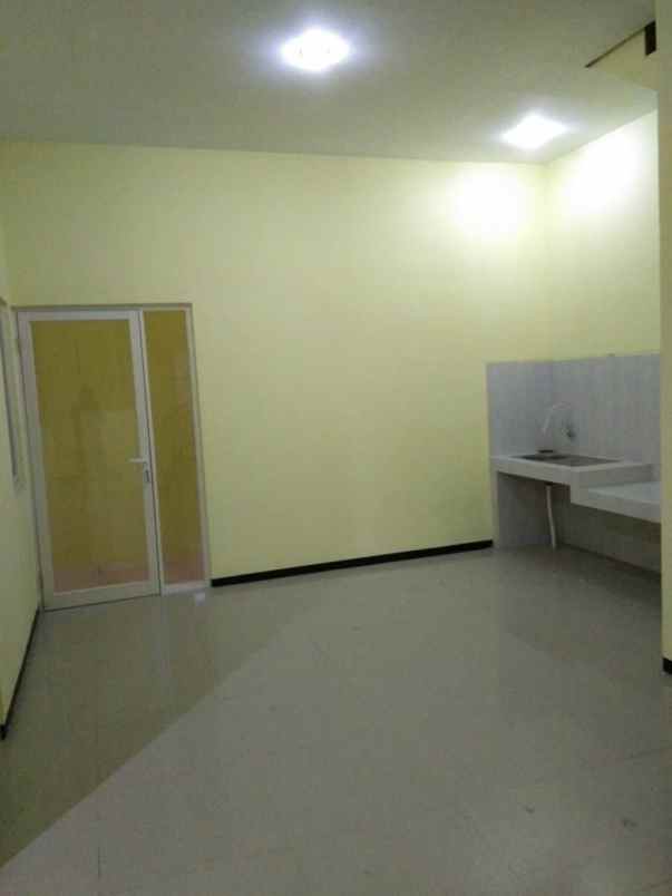 dijual rumah mulyosari baru