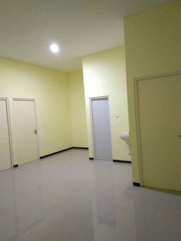 dijual rumah mulyosari baru